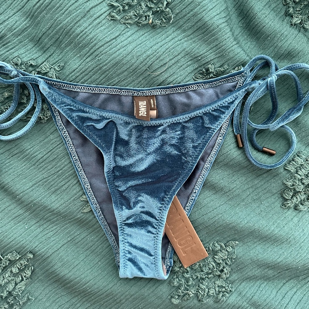 NWT TRIANGL BIKINI VELVET BOTTOMS
